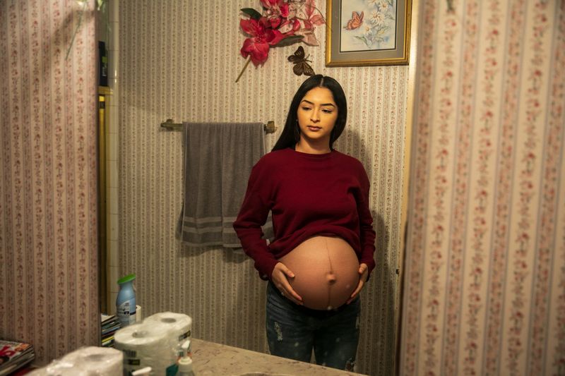 © Ilana Panich-linsman - Image from the VALLEY GIRLS: Coming of Age Along the Border photography project