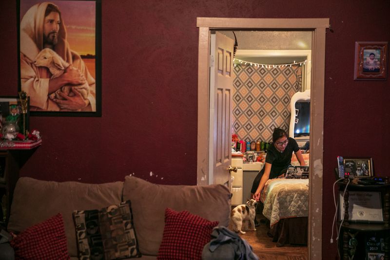 © Ilana Panich-linsman - Image from the VALLEY GIRLS: Coming of Age Along the Border photography project