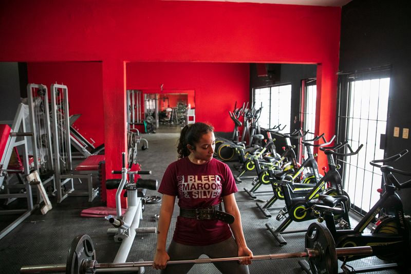 © Ilana Panich-linsman - Image from the VALLEY GIRLS: Coming of Age Along the Border photography project