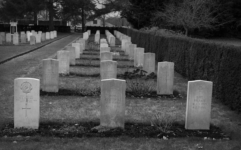 © Jamie House - POW Graves Beachley