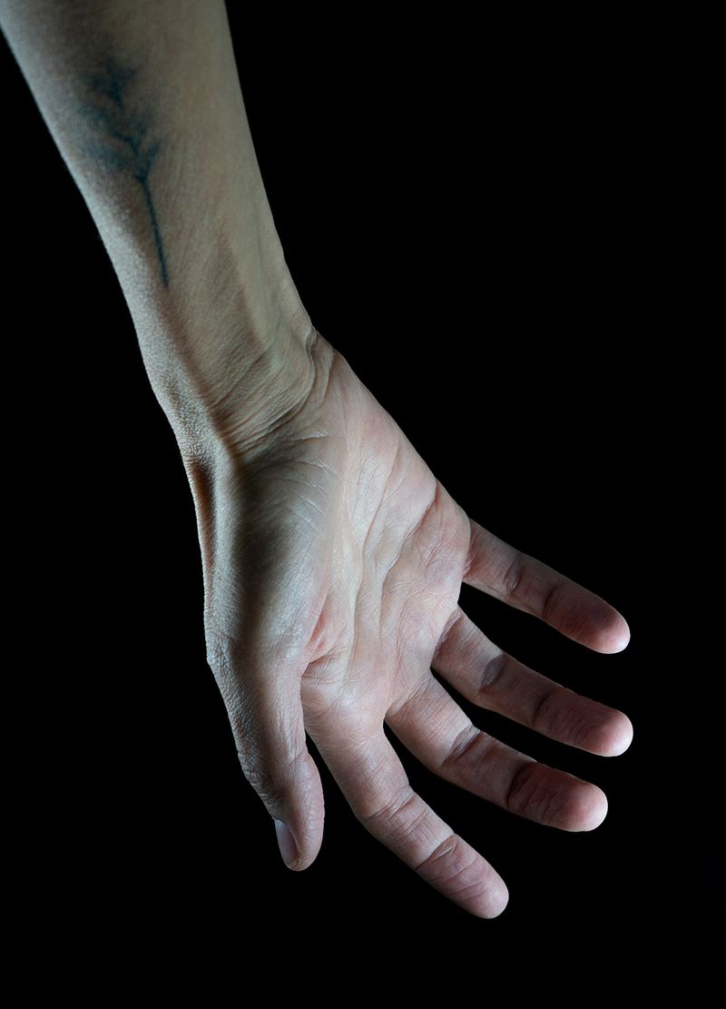 © Leticia Bernaus - Image from the Love too much, love at all photography project