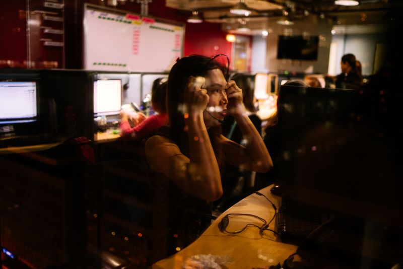© José Sarmento  Matos - Image from the How Can I help you? -  The faceless life behind call centres. photography project