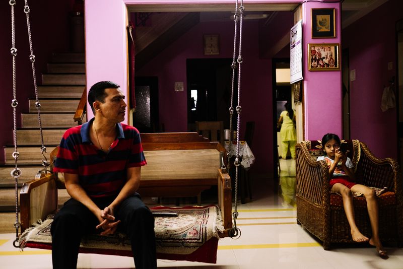 © José Sarmento  Matos - Image from the How Can I help you? -  The faceless life behind call centres. photography project