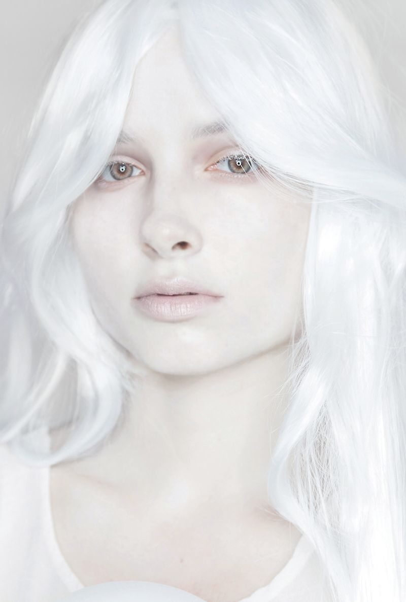 © Antonina Konopelska - Duch (Ghost) / Anna