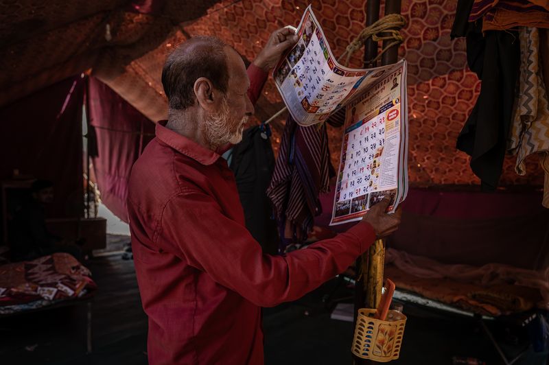 © Mona Singh - Image from the Silent circus photography project