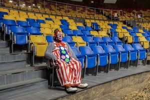 Silent circus
