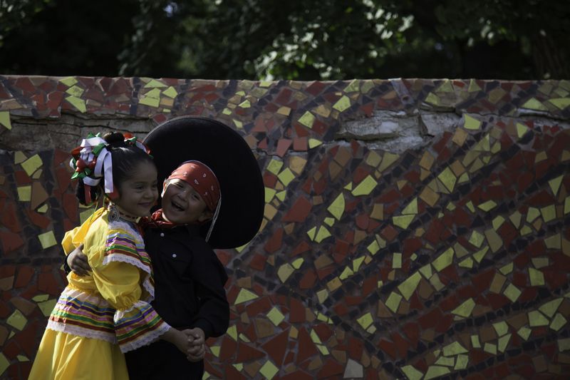 © Elisa Limon - Image from the Ballet Folklorico photography project