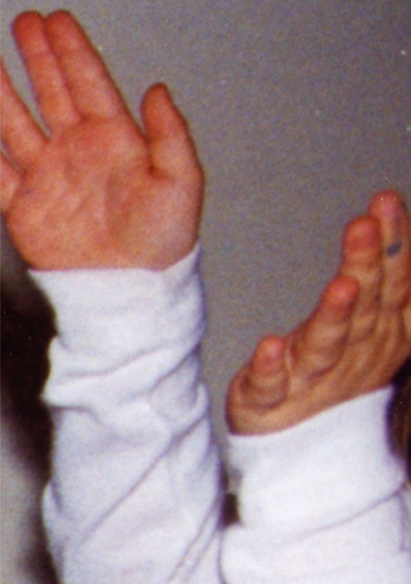 © Vanessa Lucrezia Francia - Image from the Manual Of How To Become A Good Girl – from 1 to 30 with zero expectations photography project