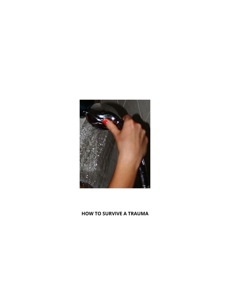 © Vanessa Lucrezia Francia - Image from the MANUAL OF HOW TO BECOME A GOOD GIRL - from 1 to 30 with zero expectations photography project