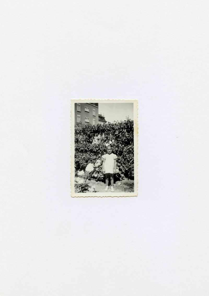 © Vanessa Lucrezia Francia - Image from the Le Jardin d'Iréne photography project