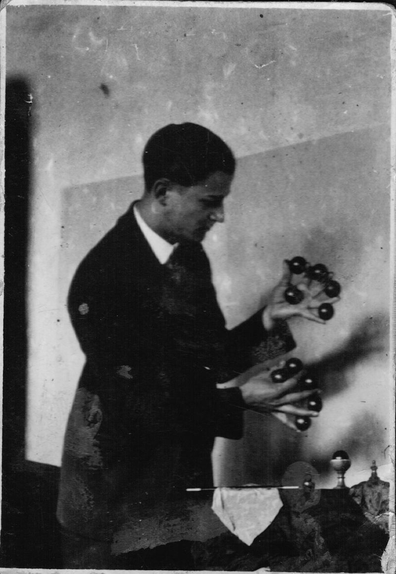 © Tori Ferenc - Image from the A Fantasy on Polish Airs photography project