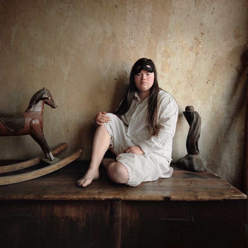 © Snezhana von Büdingen-Dyba - Portrait of Sofie at home