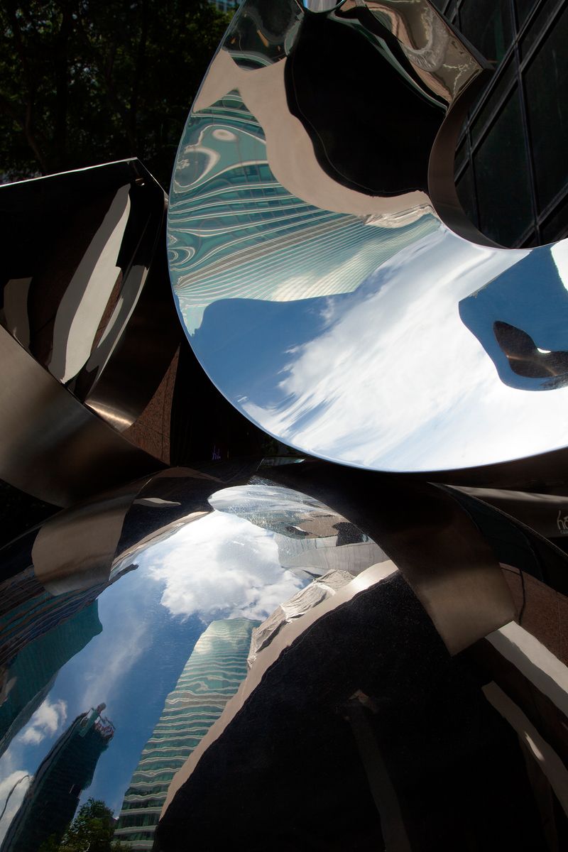 © Q - Xtreme Sighting no.4 - “Urban reflections” Singapore (2020)