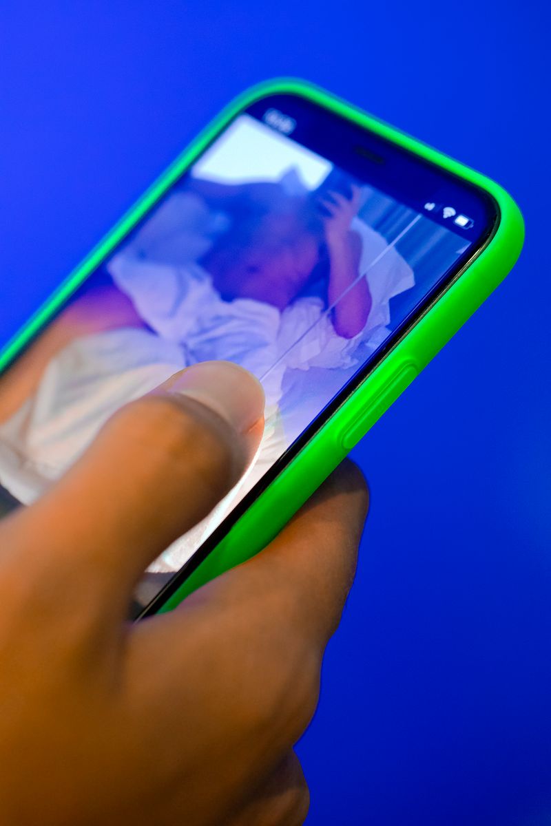 © Q - Xtreme Sighting no.8 - “Contactless dating” Brussels, Belgium (2021)