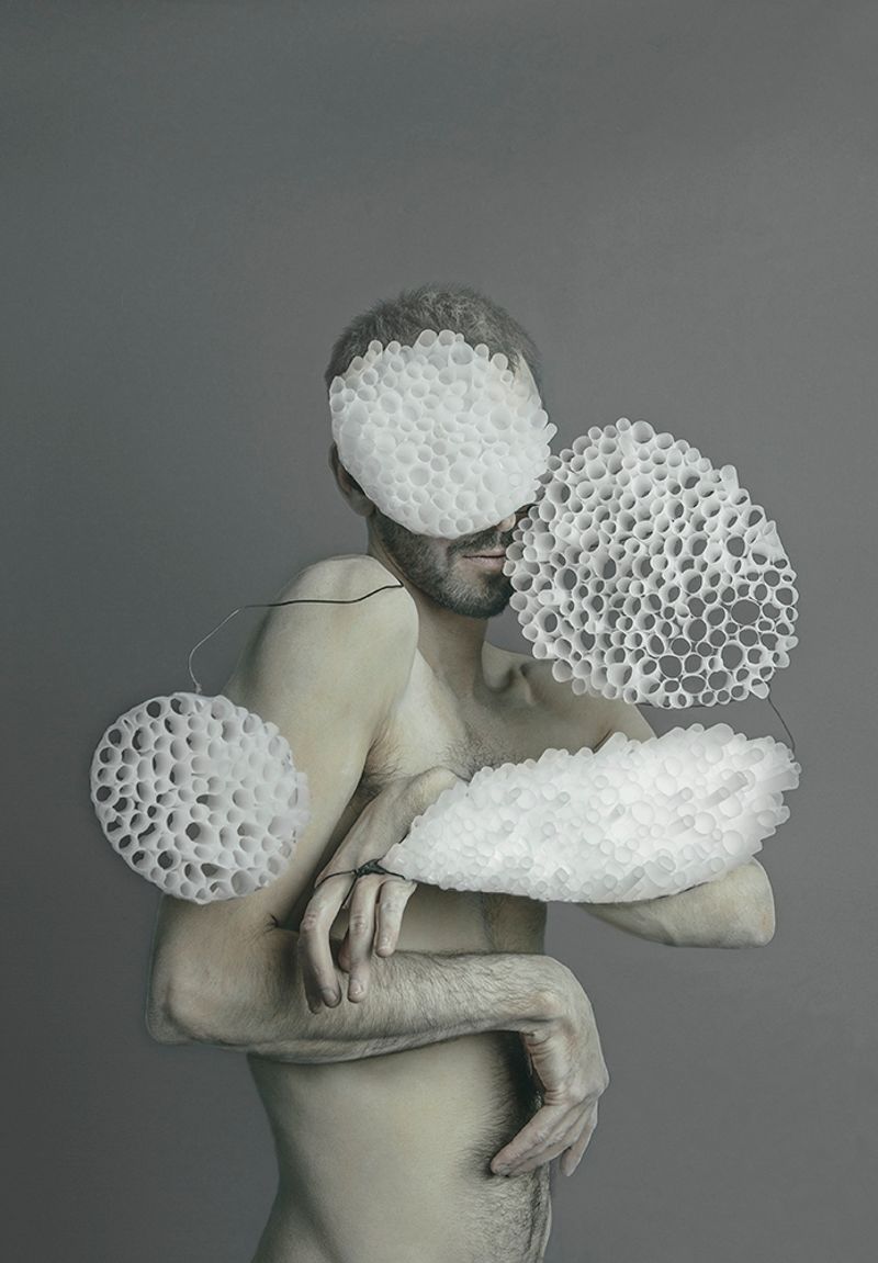 © Sarah Pezdek - Trypophobia