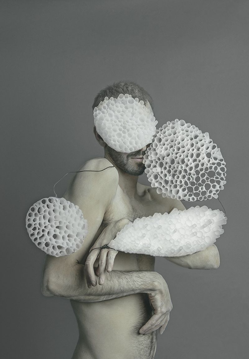 © Sarah Pezdek - Trypophobia