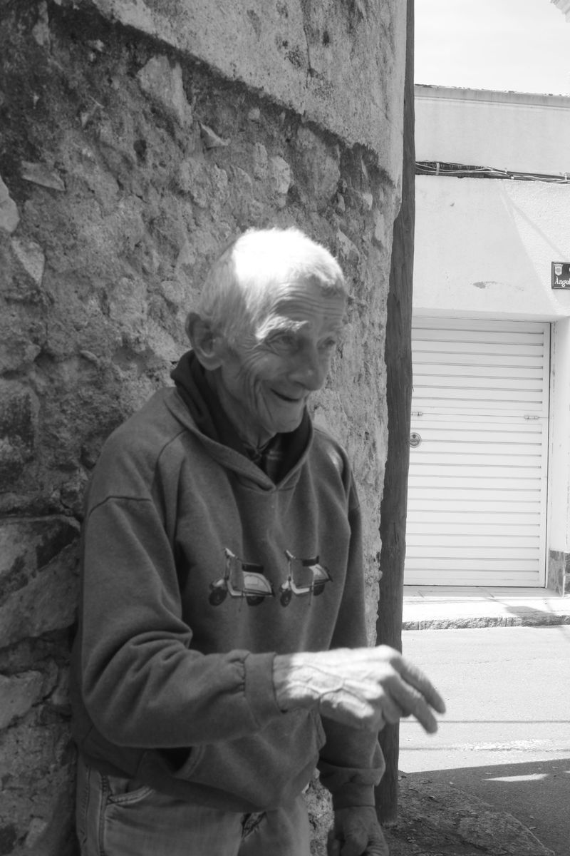 © paularaegibson - Image from the too many ghosts photography project