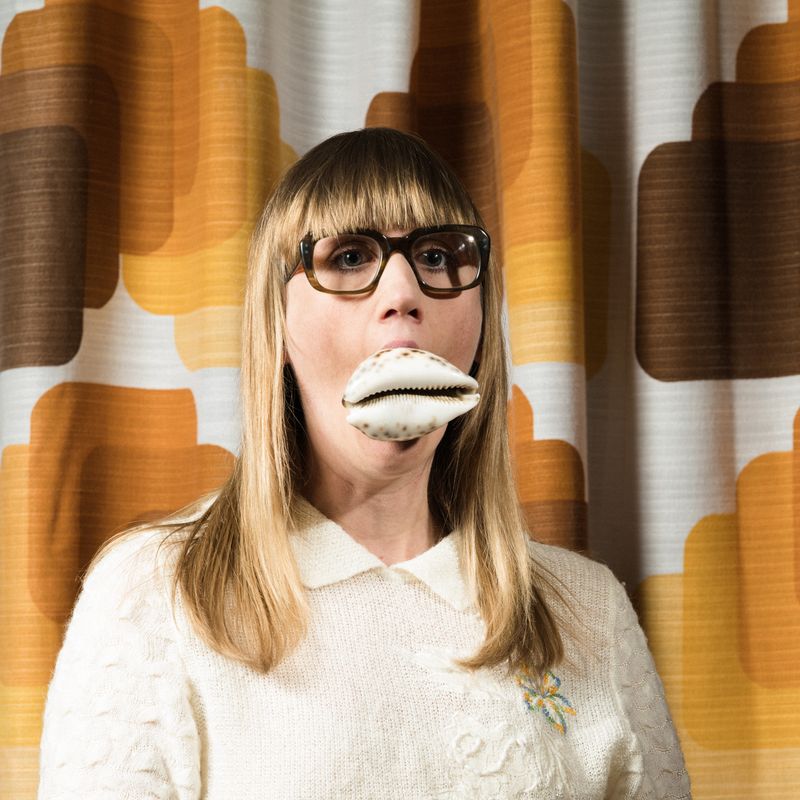 © Nina Röder - Selfportrait with grandmas glasses & mussle.