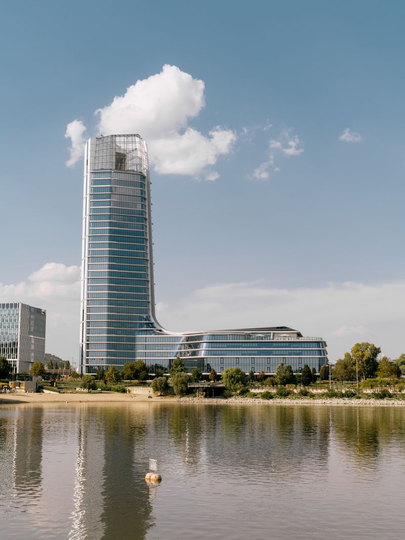 © Oliver Lantos - Mol tower