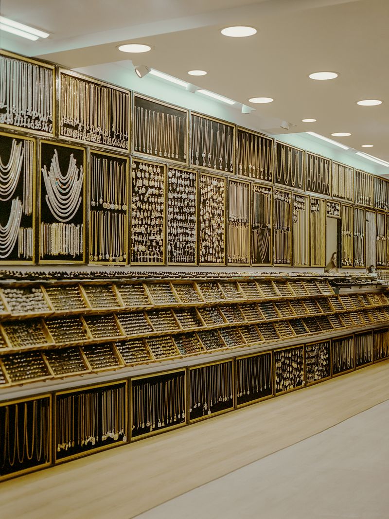 © Oliver Lantos - Jewelry Store