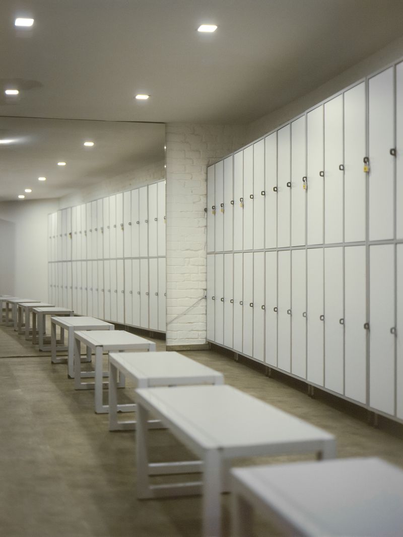 © Oliver Lantos - Locker Room