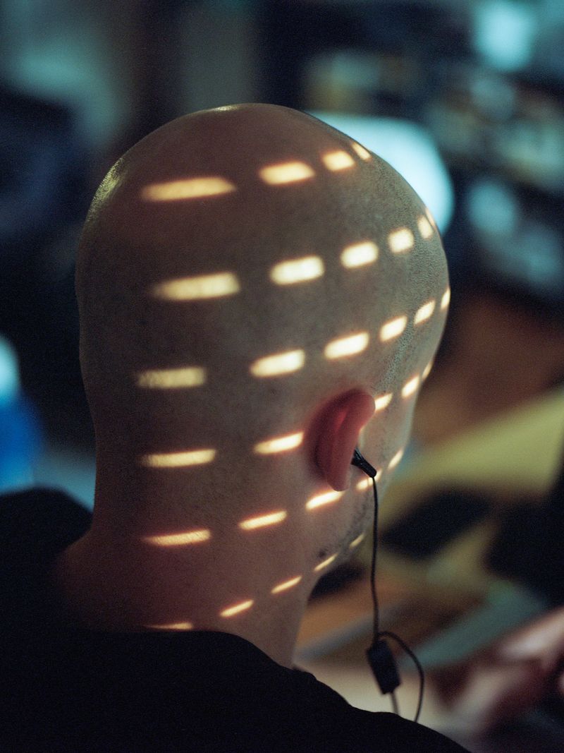 © Oliver Lantos - Oliver Lantos - "Du musst dein Leben ändern" - Home Office