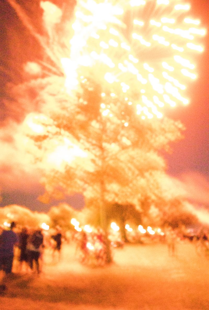 © Oliver Lantos - Oliver Lantos - "Du musst dein Leben ändern" - Explosion