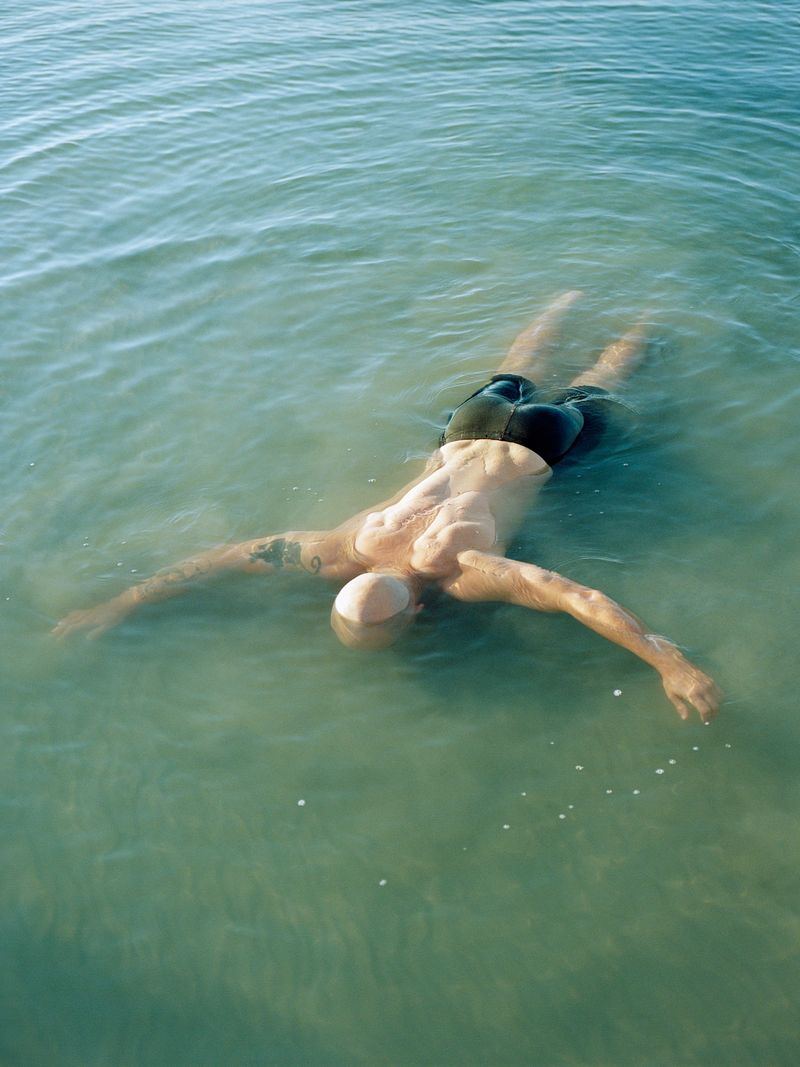 © Oliver Lantos - Oliver Lantos - "Du musst dein Leben ändern" - Floating