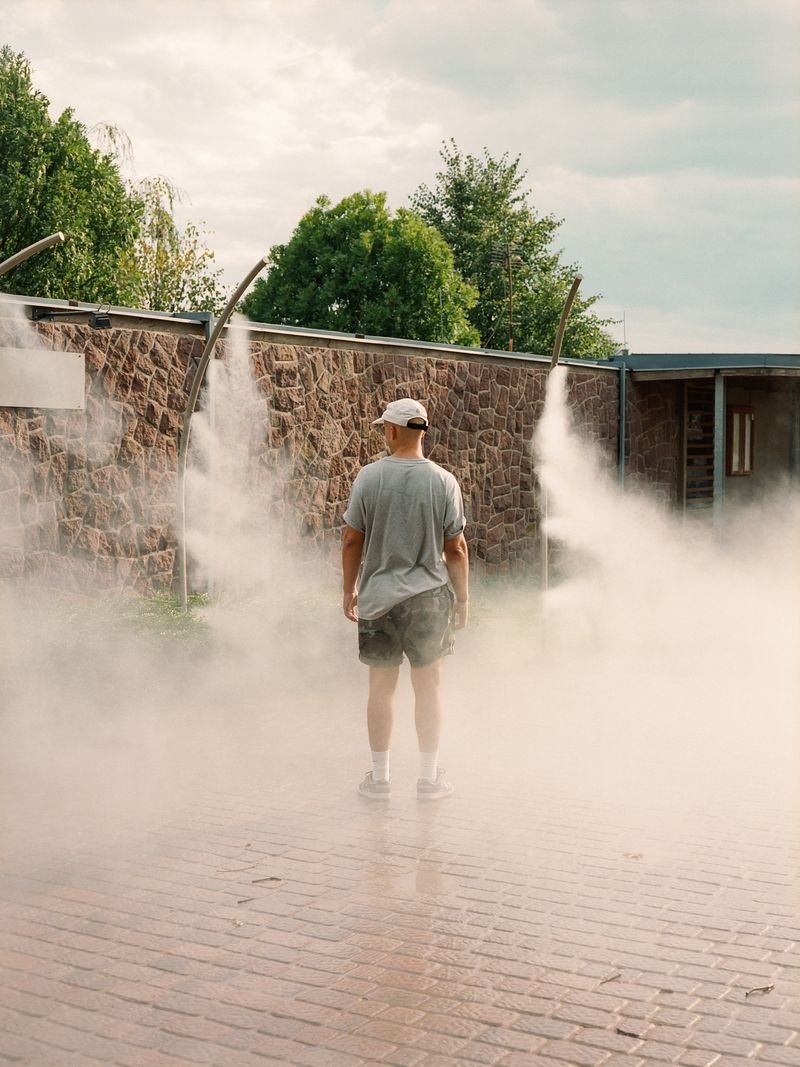 © Oliver Lantos - Oliver Lantos - "Du musst dein Leben ändern" - Beach