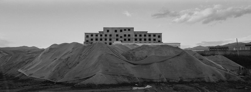 © Hao Wu - “The Construction Site”. Ganzi, Garze Tibetan Autonomous Prefecture, Sichuan province, China. 2023.