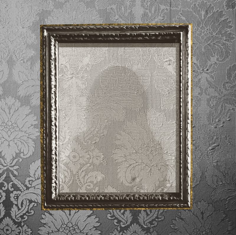 © Nicoletta Cerasomma - On her path, dew and rust intertwine.