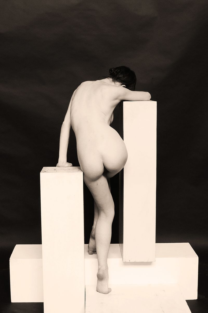 © Frederic Crist - Image from the Pedestal Series photography project