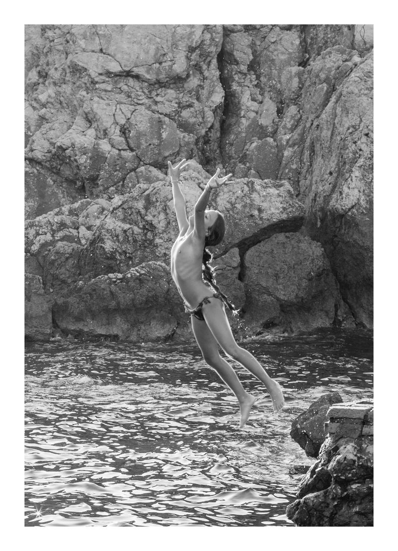 © tine guns - Image from the Rocambolesco / Storm Before The Silence photography project