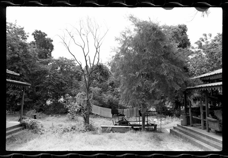 © Anuj Ambalal - Backyard, Imam Manzil