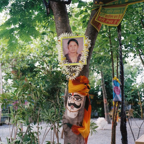 © Michael Rhebergen - Image from the Girls of Piplantri photography project