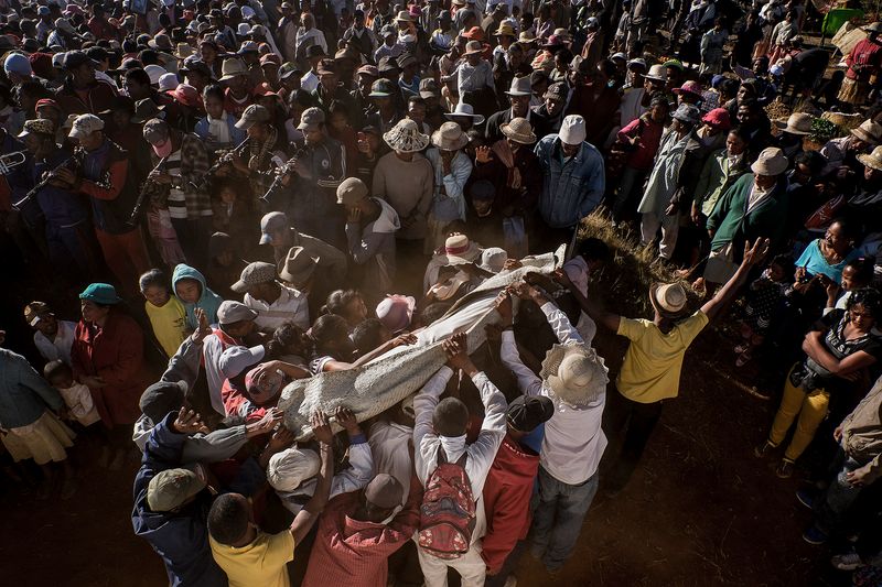 © Klaus Bo - Image from the dead and alive photography project