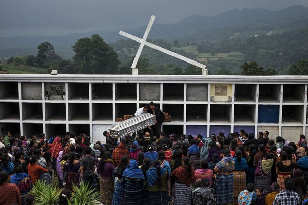 © Klaus Bo - Image from the dead and alive photography project