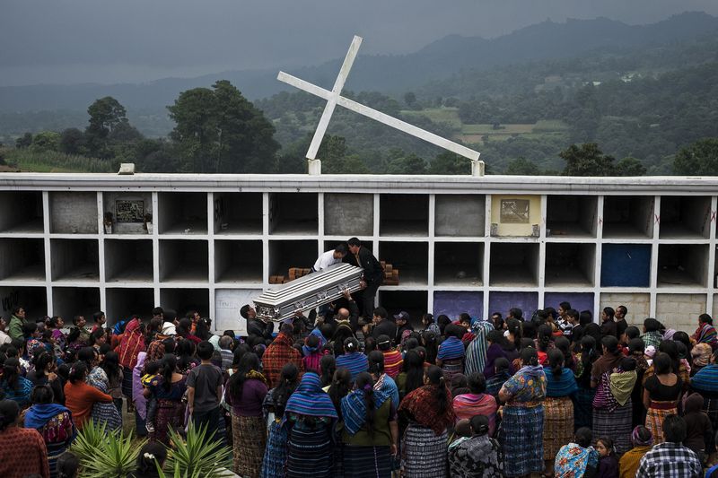 © Klaus Bo - Image from the dead and alive photography project