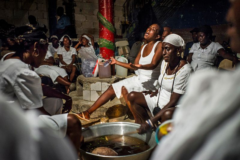 © Klaus Bo - Image from the dead and alive photography project