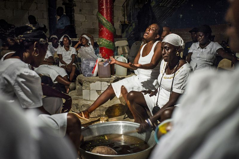 © Klaus Bo - Image from the dead and alive photography project