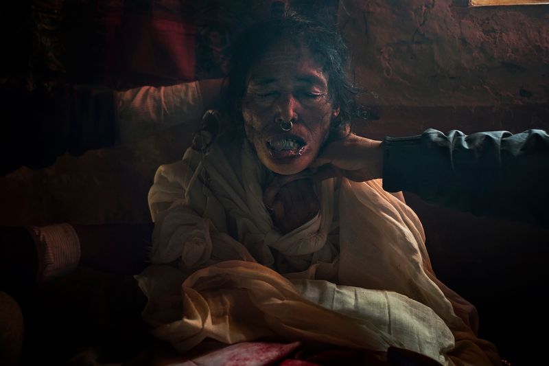 © Klaus Bo - Image from the dead and alive photography project