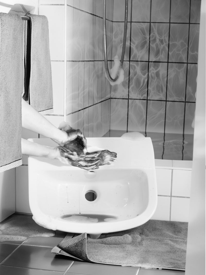 © tianyu wang - Hands wash, soap hands been washed