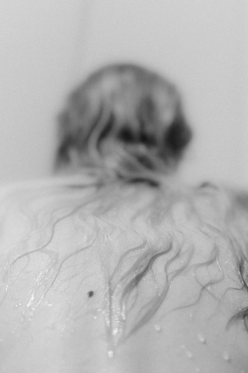 © Anna Guseva - Image from the "Let the wolf howl in the night" photography project