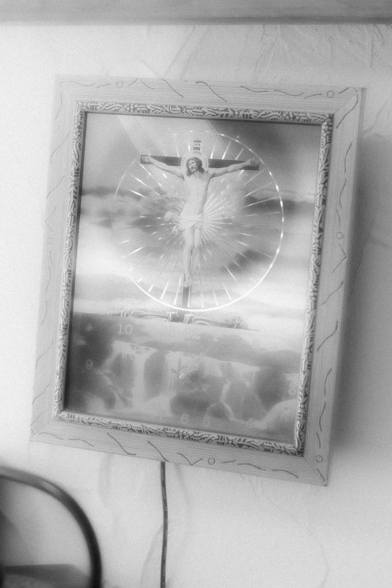 © Anna Guseva - Image from the "Let the wolf howl in the night" photography project