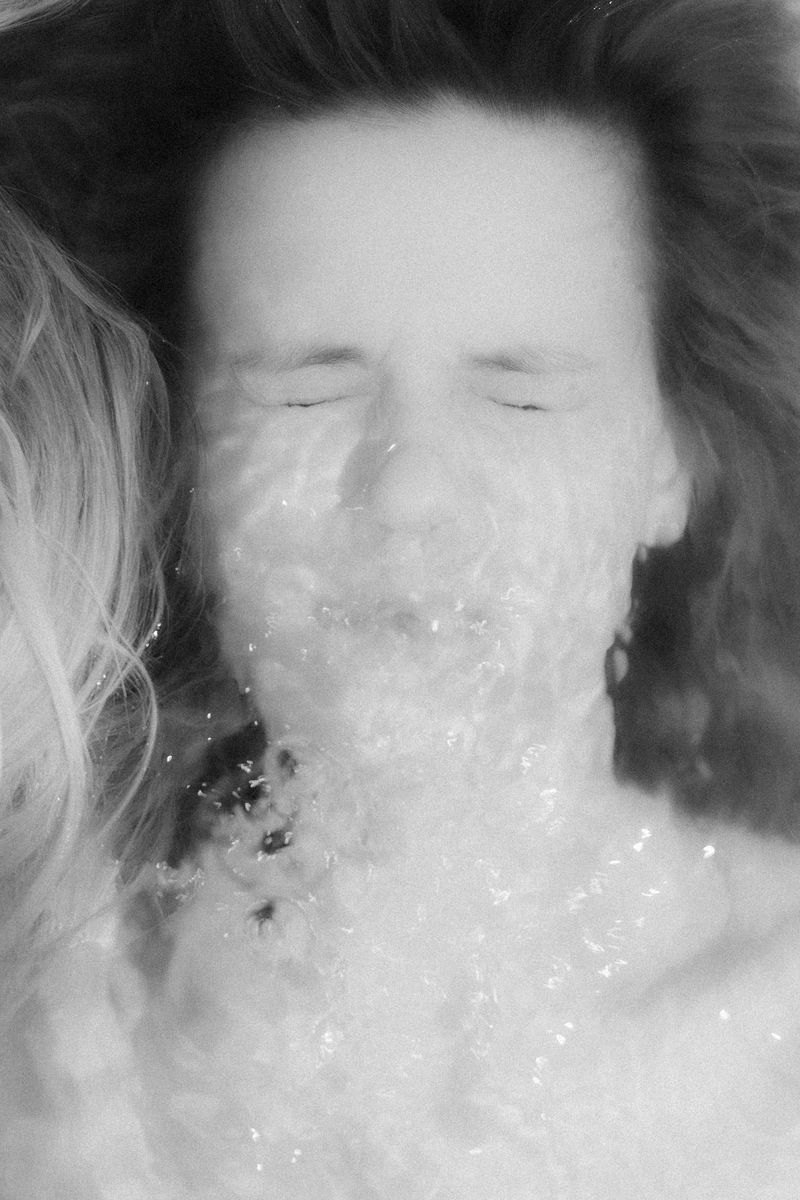 © Anna Guseva - Image from the "Let the wolf howl in the night" photography project