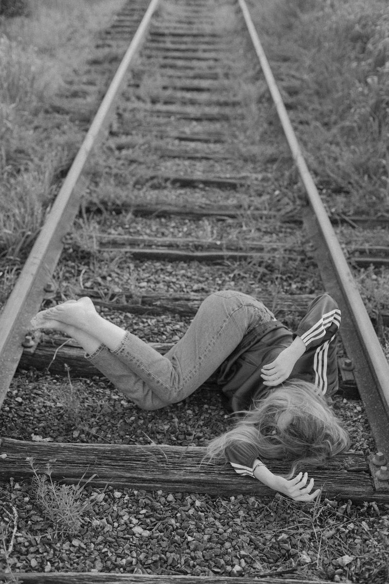 © Anna Guseva - Image from the «The black night calls my name» photography project