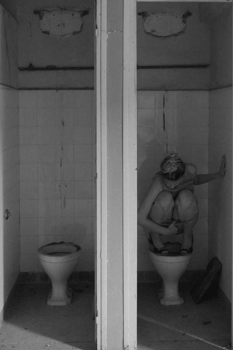 © Anna Guseva - Image from the The black night calls my name photography project