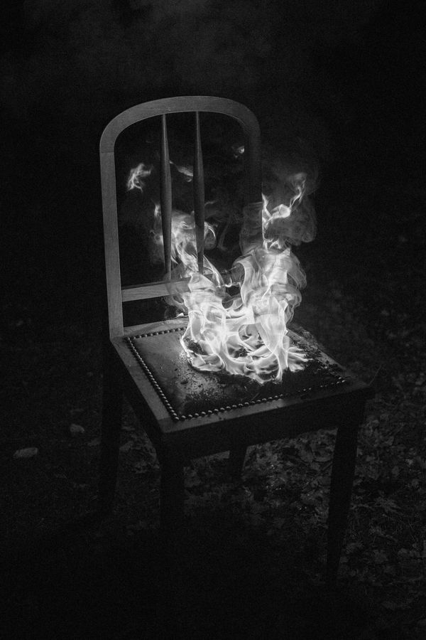 © Anna Guseva - Image from the The black night calls my name photography project