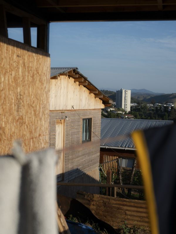 © Stefan Nieland - Rebuilt homes in the informal settlement Monte Sinai. Viña del Mar, 23/10/2025.