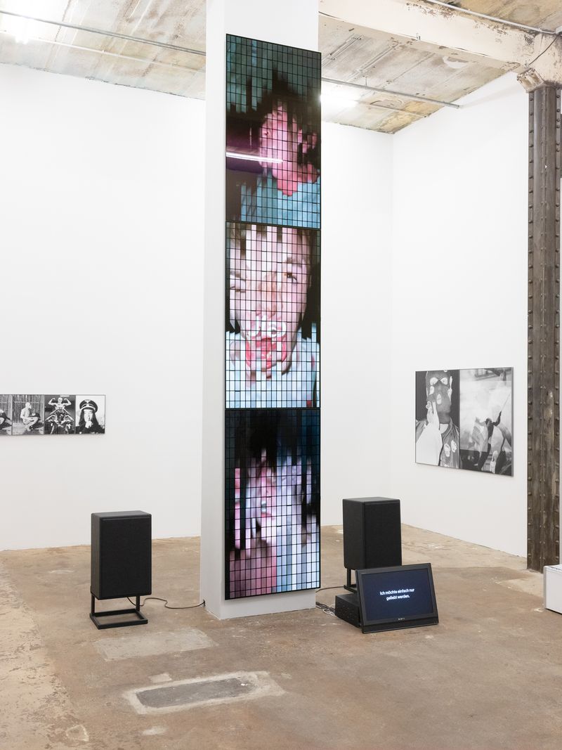 © Ganslmeier & Zibelnik - Bereitschaft, 3-channel video installation. HALLE 14, Leipzig, 2025.